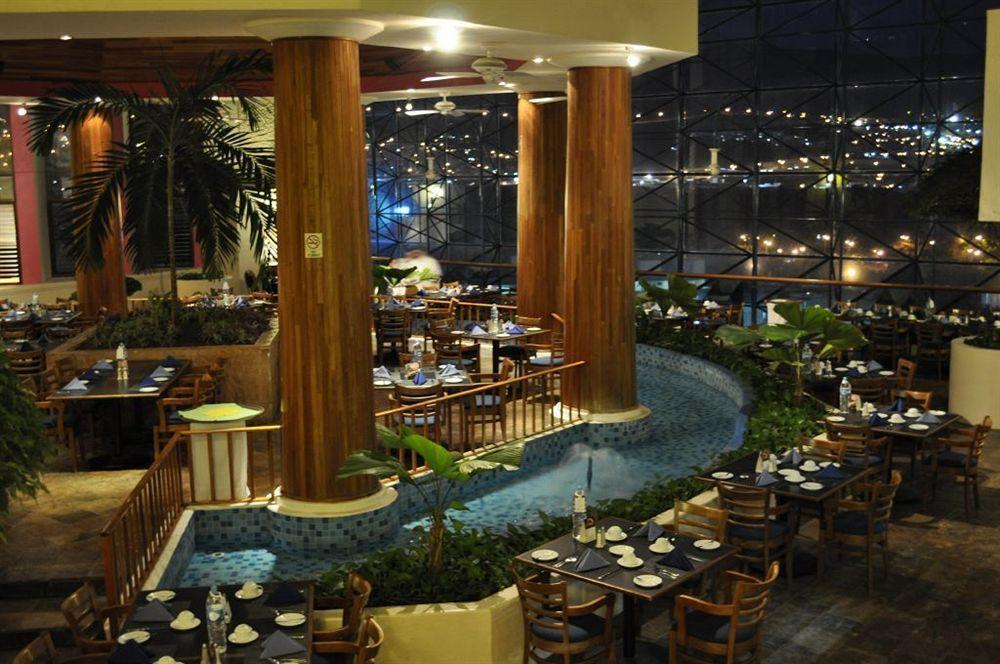 Marriott Tuxtla Gutierrez Hotel Zewnętrze zdjęcie The River Restaurant
