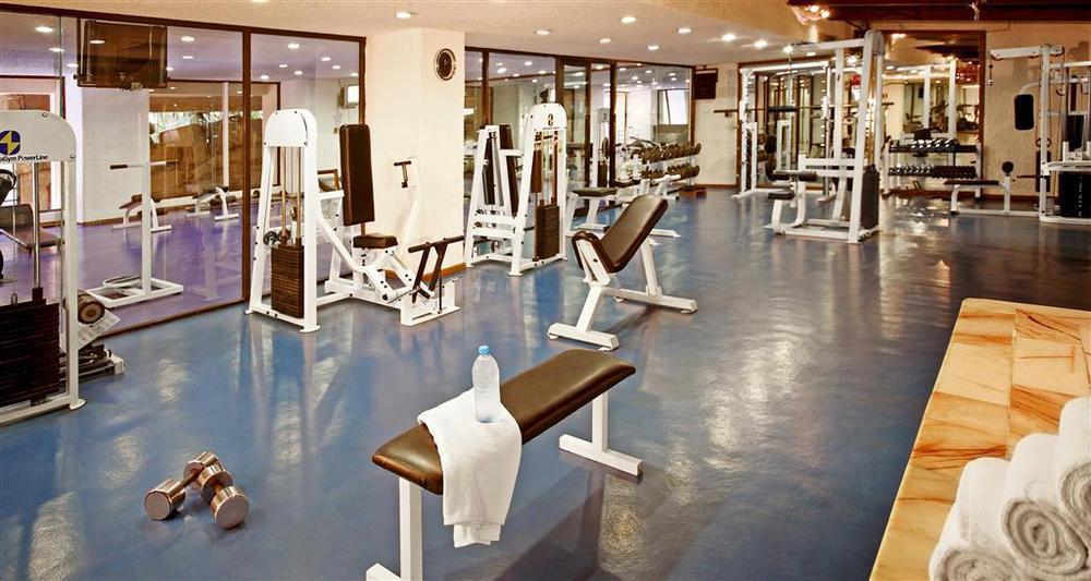 Marriott Tuxtla Gutierrez Hotel Udogodnienia zdjęcie The gym at the Taj Bengal